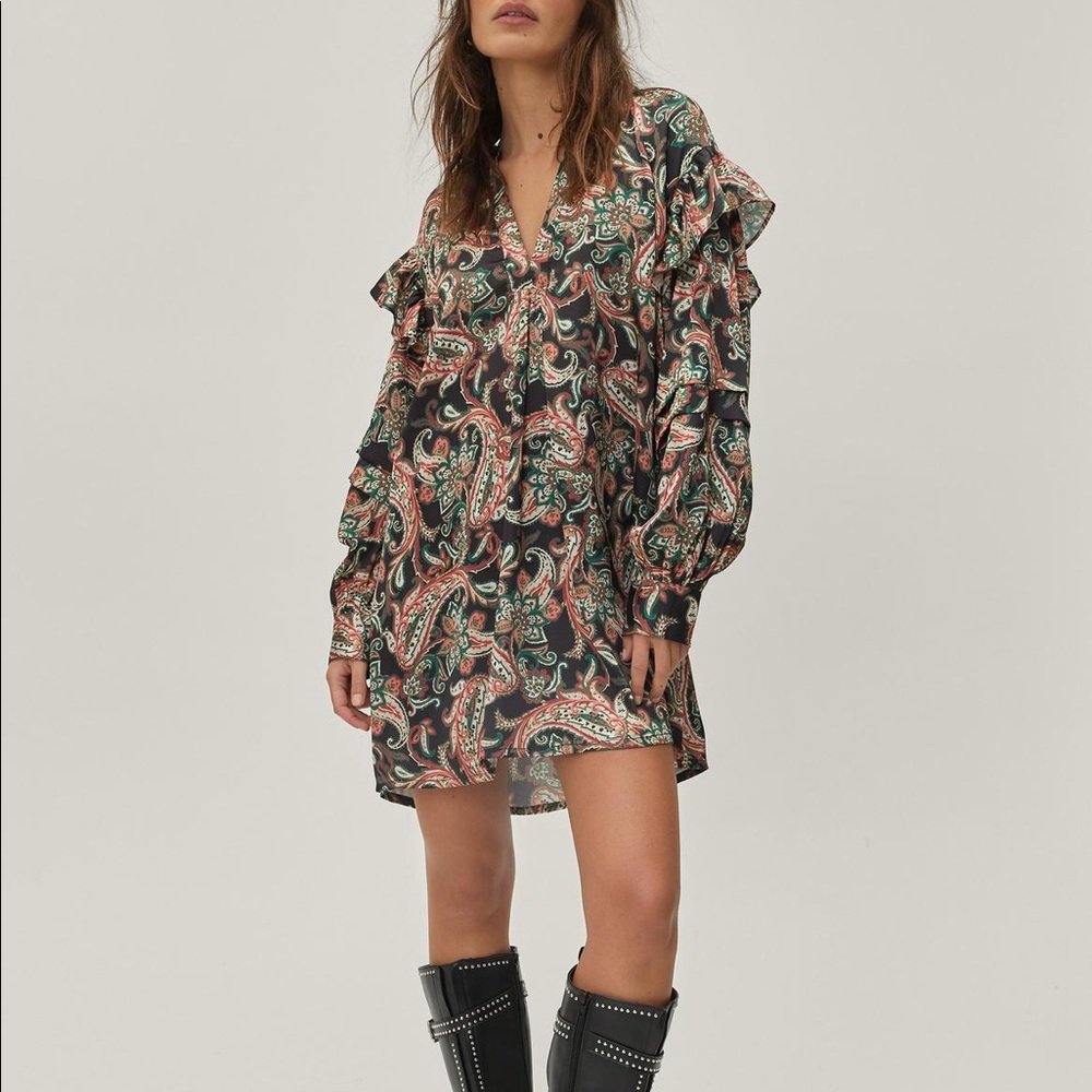 Nasty Gal - Paisley Long Sleeve Dress